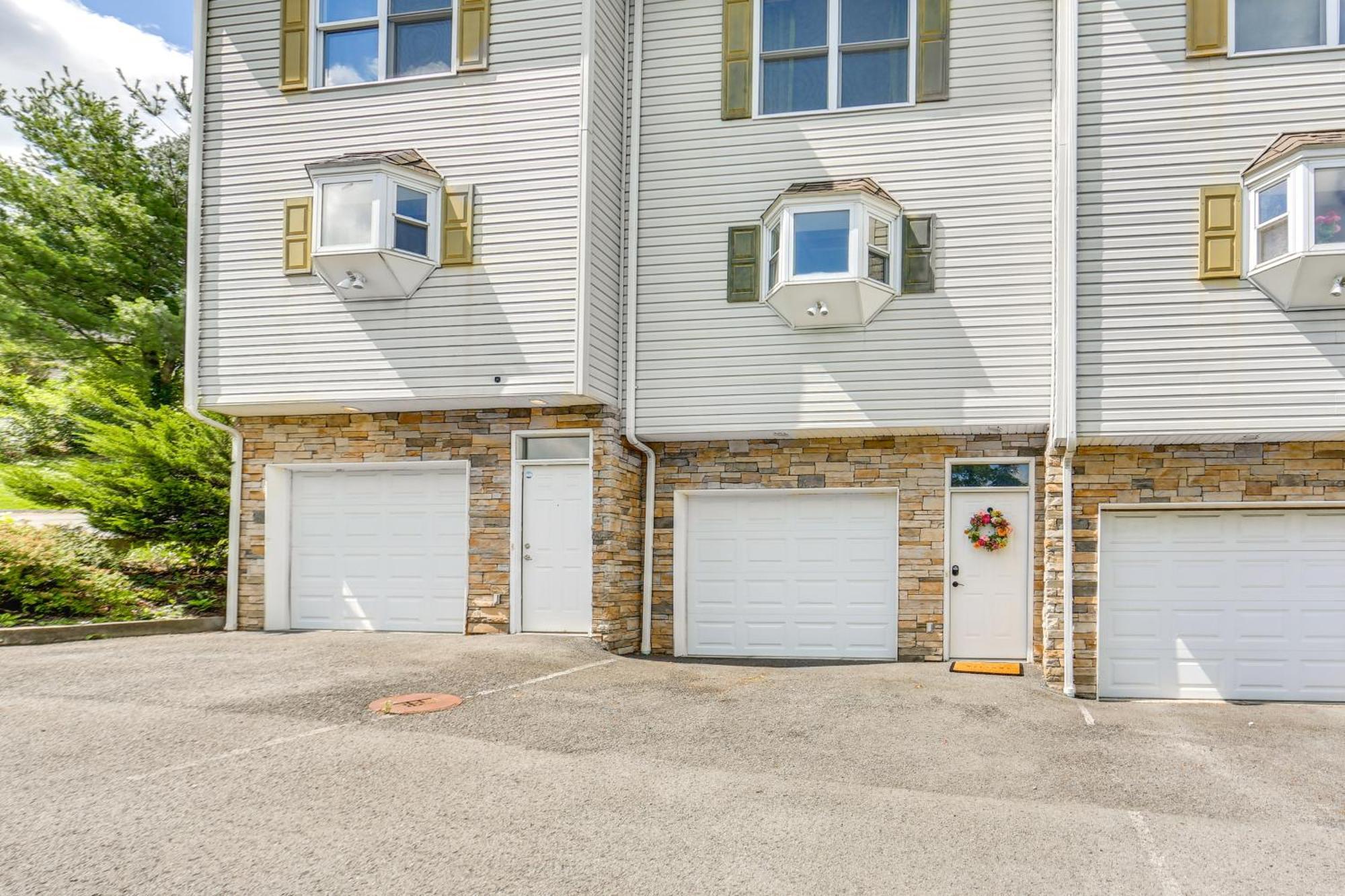 Chic Morgantown Vacation Rental - 2 Mi To Wvu! ภายนอก รูปภาพ